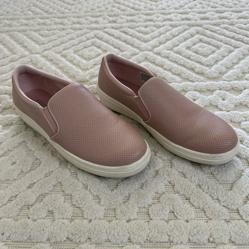 Skechers Memory Foam Pink Slip On Sneakers Women’s 9.5 Comfort Casual Shoes